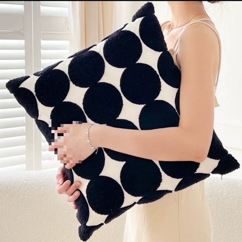 Nordiska stila spilvena pārvalks ar svītro ģeometrisko rakstu, kanvas virsējais slānis, poliestera pildījums