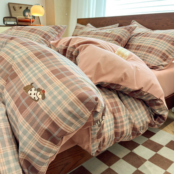 Set de pat din bumbac 100% cu țesătură twill, model plante și flori, densitate 133×76, 40 fire, greutate 2–2,5 kg