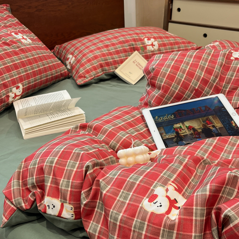 Set de pat din bumbac 100% cu țesătură twill, model plante și flori, densitate 133×76, 40 fire, greutate 2–2,5 kg