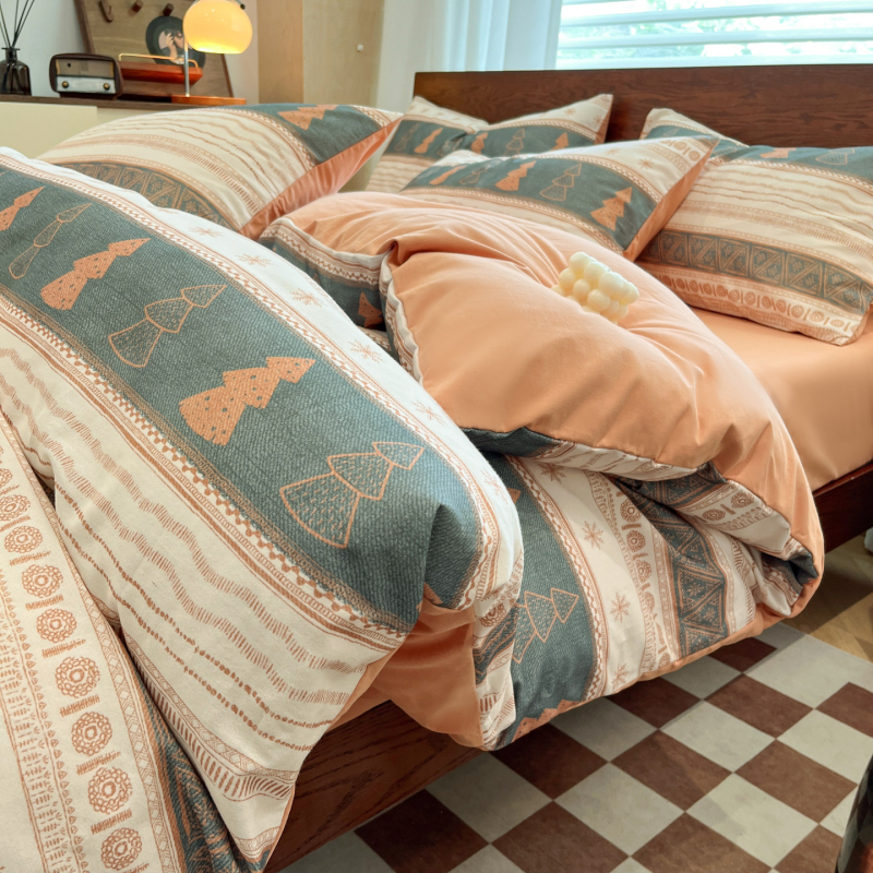 Set de pat din bumbac 100% cu țesătură twill, model plante și flori, densitate 133×76, 40 fire, greutate 2–2,5 kg