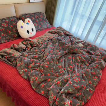 Set de pat din catifea de lapte, patru piese – iarnă, catifea cu două fețe, model plante și flori