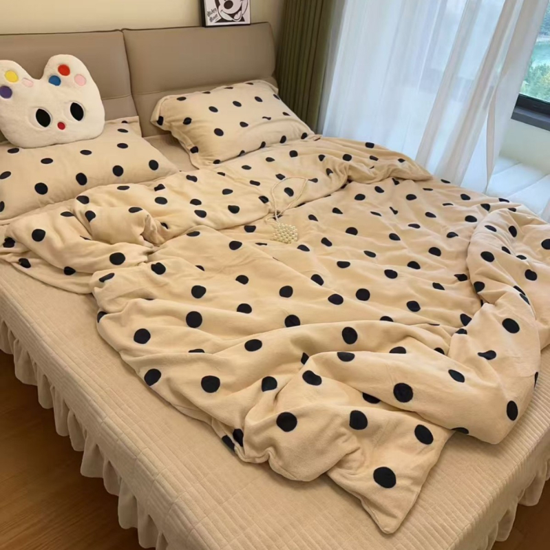 Set de pat din catifea de lapte, patru piese – iarnă, catifea cu două fețe, model plante și flori