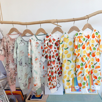 Baba őszi-téli négy réteg bambusz rostból készült alvózsák, osztott lábakkal, védelem a rúgások ellen, töltet pamuttal