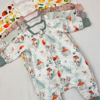 Baba őszi-téli négy réteg bambusz rostból készült alvózsák, osztott lábakkal, védelem a rúgások ellen, töltet pamuttal