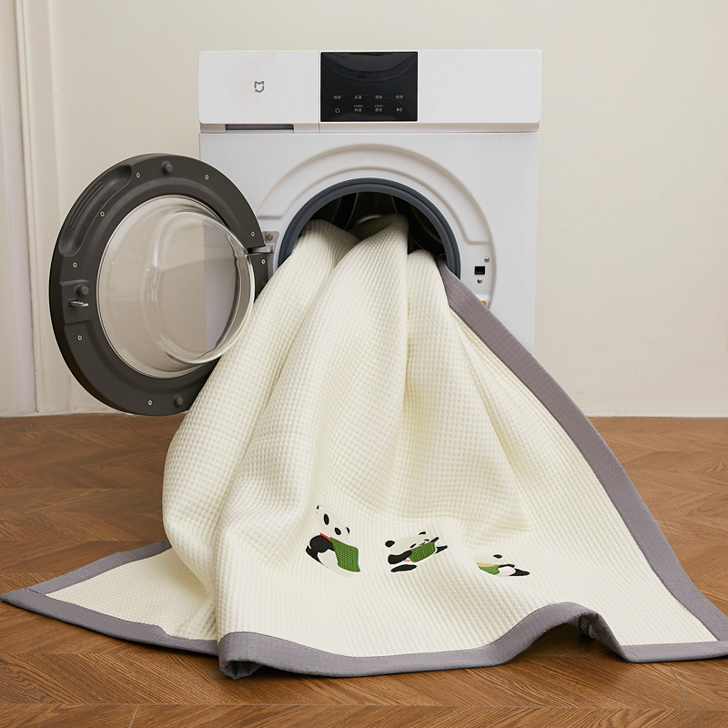 Set de 3 covorașe răcoroase pentru vară din viscose ice silk, pliabile, brodate, stil desen animat