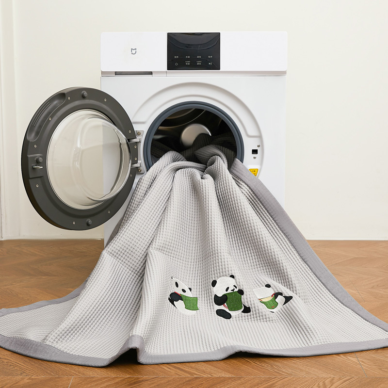 Set de 3 covorașe răcoroase pentru vară din viscose ice silk, pliabile, brodate, stil desen animat