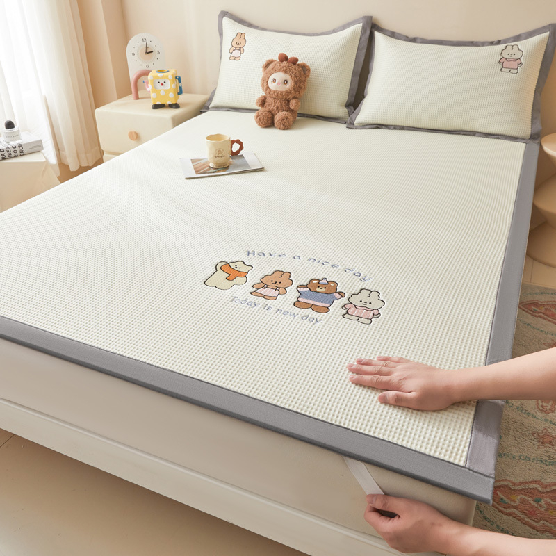 Set de 3 covorașe răcoroase pentru vară din viscose ice silk, pliabile, brodate, stil desen animat