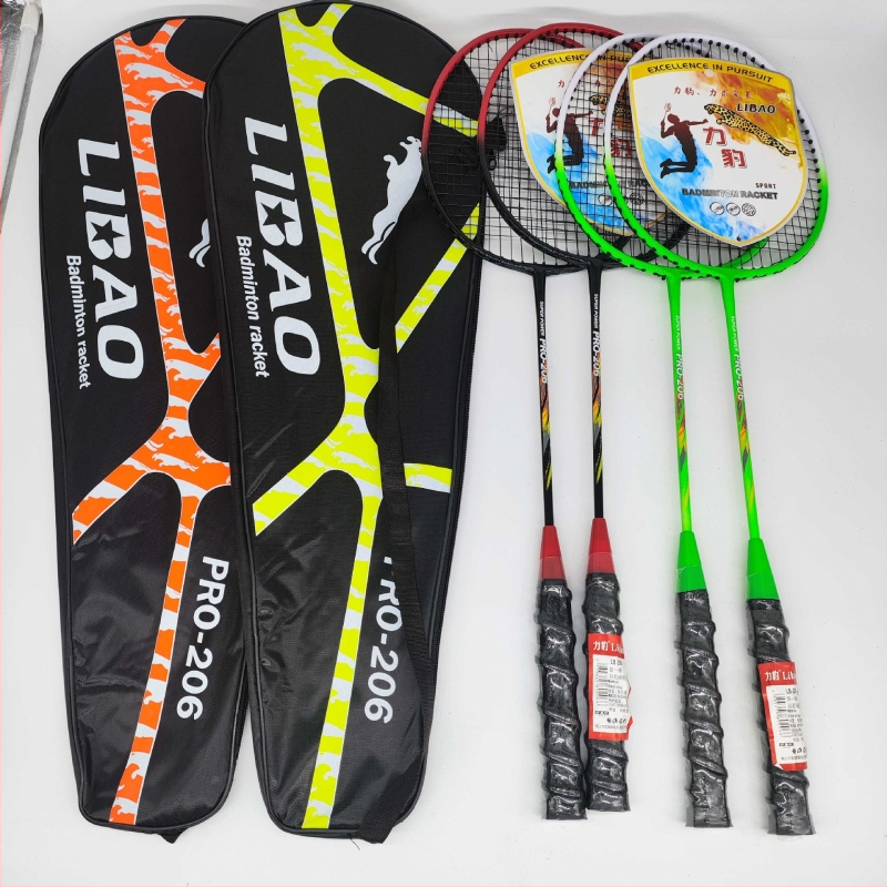 Leopard badmintonireket kotiga, raami koostis: raua sulam, kaal 95–100 g, otsene löök, polüestertugevõrk, käepideme paksus G5