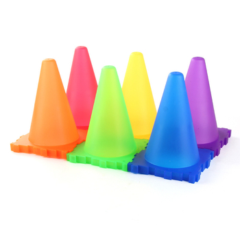 Plastikust jäätisekonuse kujuga viskerõngad sensorseks arendamiseks – helendav pimedas, kolm ühes, sobivad 4–6-aastastele (materjal: plastik; funktsioon: viskerõngad; vanus: 4–6; helendav; kolm ühes)