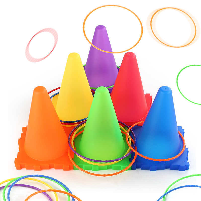 Plastikust jäätisekonuse kujuga viskerõngad sensorseks arendamiseks – helendav pimedas, kolm ühes, sobivad 4–6-aastastele (materjal: plastik; funktsioon: viskerõngad; vanus: 4–6; helendav; kolm ühes)