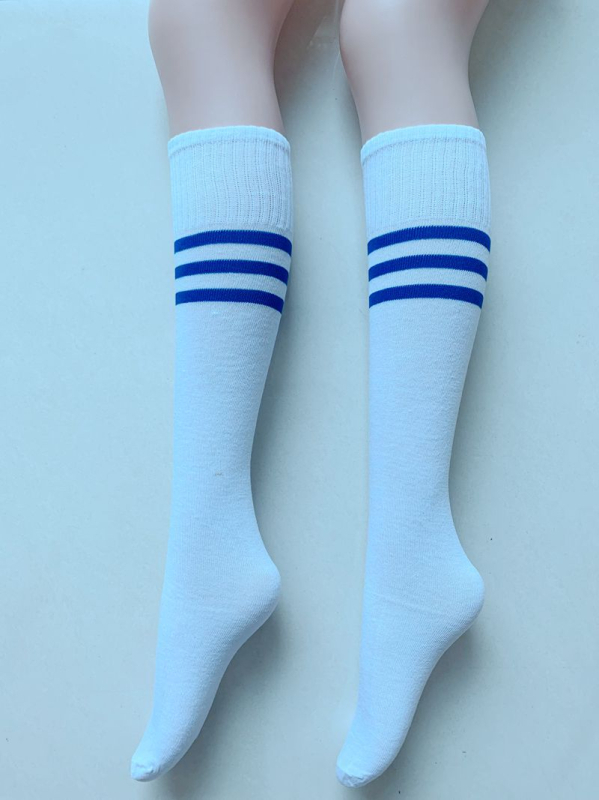 Keskmise pikkusega jalgpallisokid, õhukesed polüester-puuvillase segu treeninguks, tantsuetendusteks ja cheerleadingu jaoks