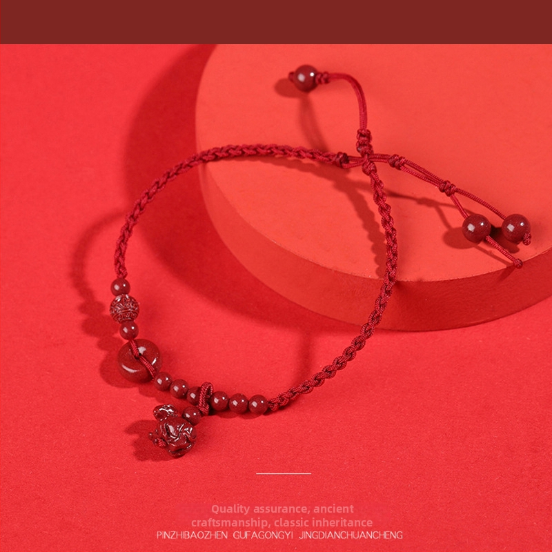 Náramok na členok z prírodného cinnabru, téma zverokruhu, tkaný