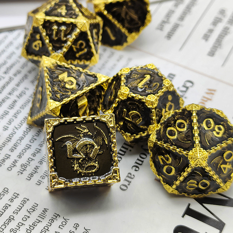 Metallist täringud lauamängude jaoks D&D jaoks, vas-tsingisulam, õige nurga stiil, vorm: muu, 100 tk, kaal 192 g