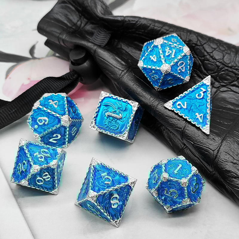 Metallist täringud lauamängude jaoks D&D jaoks, vas-tsingisulam, õige nurga stiil, vorm: muu, 100 tk, kaal 192 g