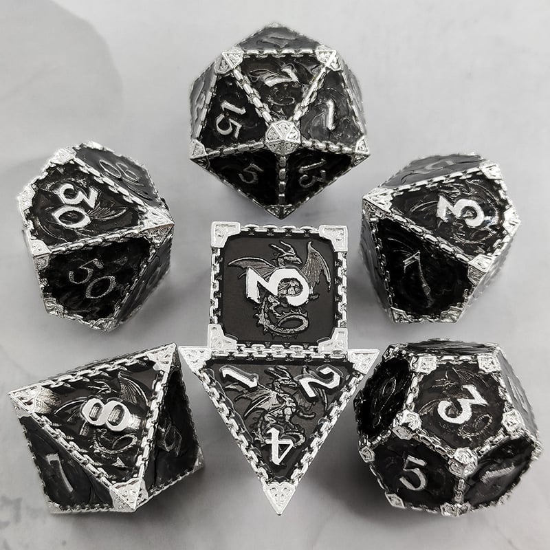 Metallist täringud lauamängude jaoks D&D jaoks, vas-tsingisulam, õige nurga stiil, vorm: muu, 100 tk, kaal 192 g