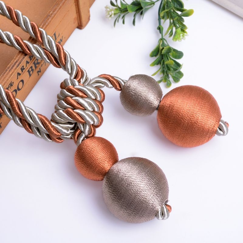 Zavjesni set s kugličastim resicama, europski stil – visoka kvaliteta, kopče i užadi. Marka Unique; Materijal Tekstil; Stil Jednostavan i Moderan