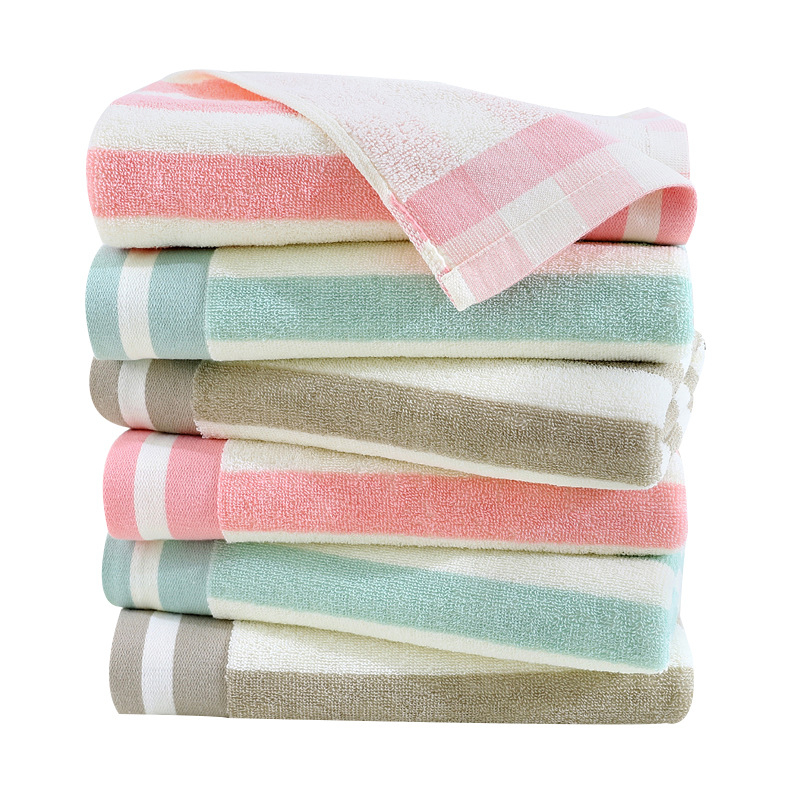 Pamut törölköző, egyszerű szövésű, tömeg 140–170 g, 32S szál