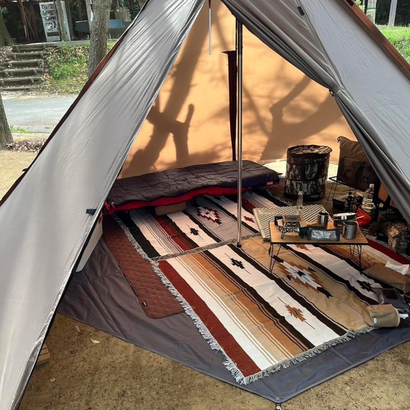 Szabadban kemping takaró, pasztorális egyszínű mintázat, anyag 900, tömege 800–999 g, tavasz és ősz, fonal takaró