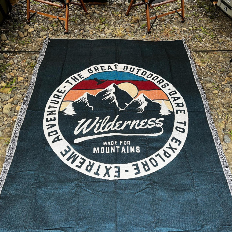 Szabadban kemping takaró, pasztorális egyszínű mintázat, anyag 900, tömege 800–999 g, tavasz és ősz, fonal takaró