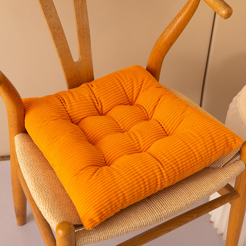 Jastuk za stolicu Merciful tao, poliesterski materijal, punjenje od poliesterskih vlakana, jednofarbni uzorak, mogućnost prilagodbe