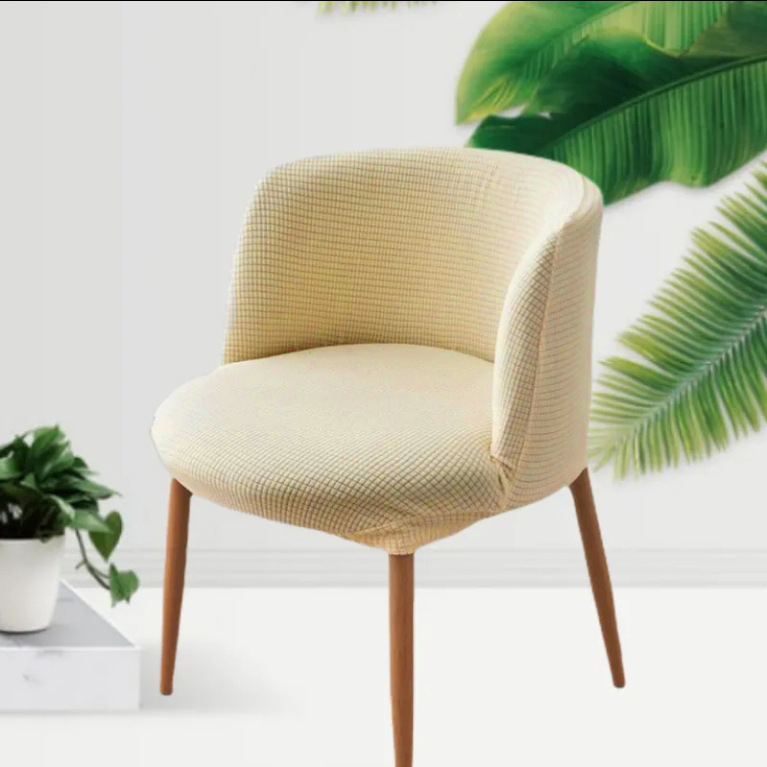 Покривал за стол за хранене от полиестер, профилиран дизайн, кареобразен принт, модерен стил, устойчив на износване и прах