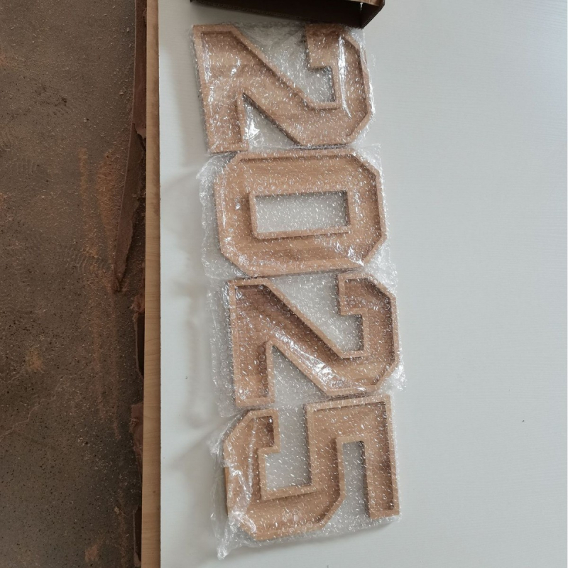 Puidust viljataldrik ebakorrapärase kujuga, poleeritud pind, loominguline disain; kohandamine ja logo trükimine on saadaval