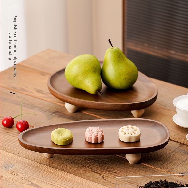 Koka trauks tējas tasēm, kafes piederumiem, rotaslietām un augļiem – ķīniešu stilā galda piederumi