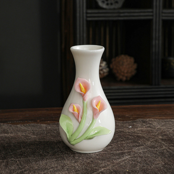 Ručna porcelanska vaza s pinch-pot tehnikom