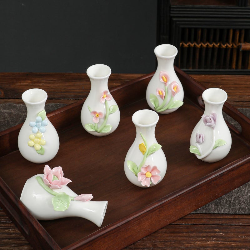 Ručna porcelanska vaza s pinch-pot tehnikom