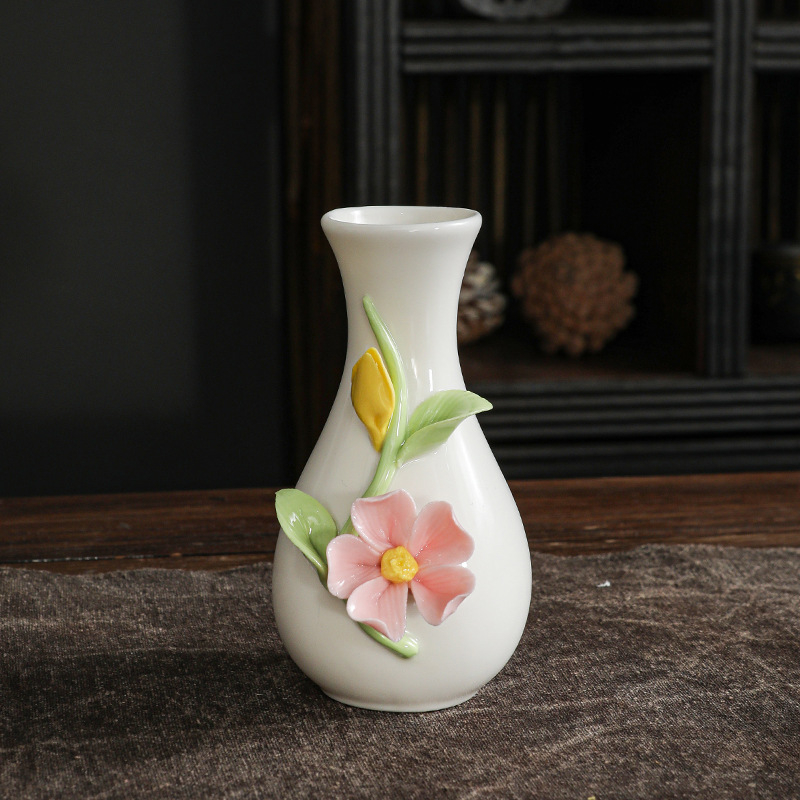 Ručna porcelanska vaza s pinch-pot tehnikom