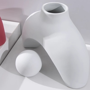 Geometrijska keramička vaza, moderni minimalistički stil (Materijal: keramika; Brend: Jade Jane; Kategorija: Geometrijski oblik; Pakiranje: kartonska ambalaža; Stil: modern i minimalistički)