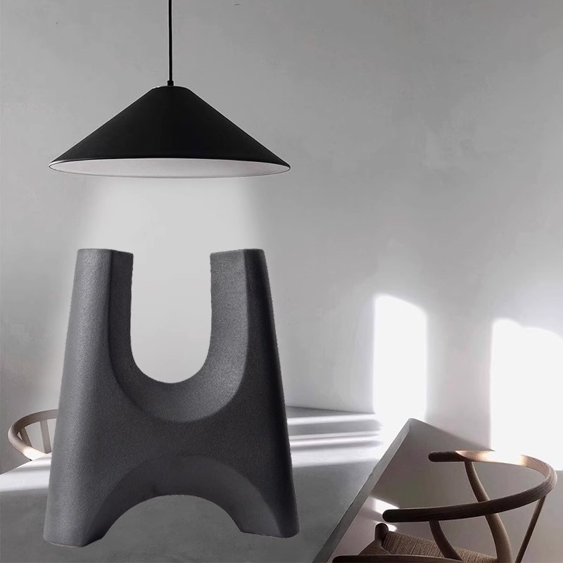 Geometrijska keramička vaza, moderni minimalistički stil (Materijal: keramika; Brend: Jade Jane; Kategorija: Geometrijski oblik; Pakiranje: kartonska ambalaža; Stil: modern i minimalistički)