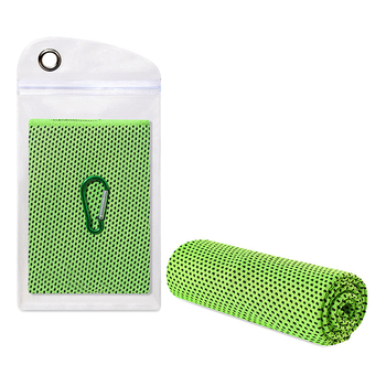 Šaldantis sportinis rankšluostis jogai ir bėgiojimui – poliesterio pluošto mišinys, kraštai siuvami, 45 g/m², vandens sugėrimas 11–15 s, rankšluostis su šaldančia savybe