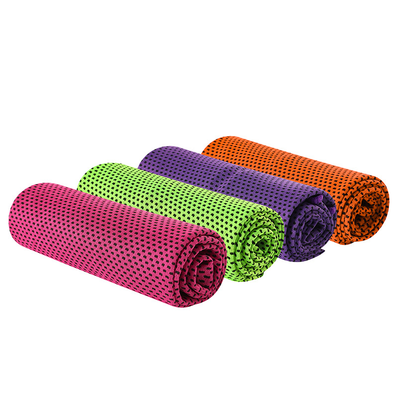 Šaldantis sportinis rankšluostis jogai ir bėgiojimui – poliesterio pluošto mišinys, kraštai siuvami, 45 g/m², vandens sugėrimas 11–15 s, rankšluostis su šaldančia savybe