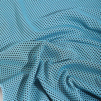 Atvėsinantis sporto rankšluostis – poliesteris, AB siūlai, 5–10 s absorbicija, logotipo spausdinimas galimas