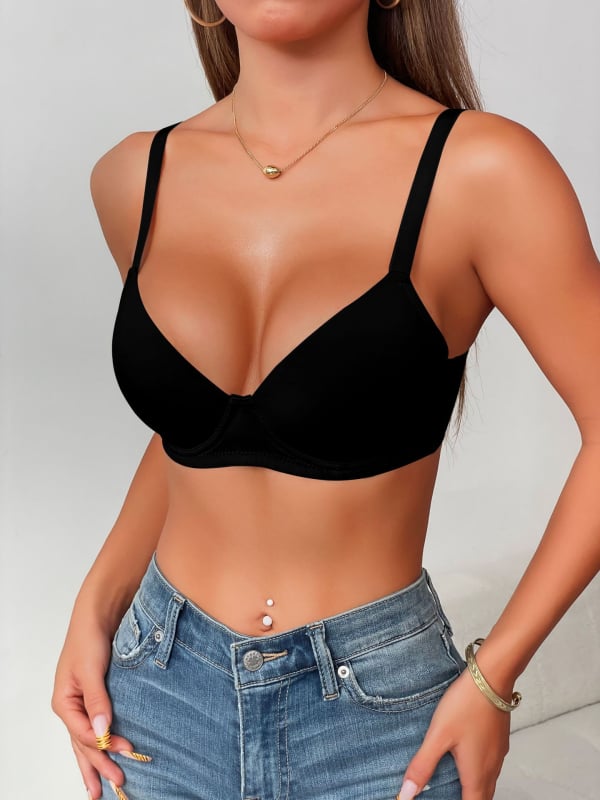 Sima varrás nélküli push-up melltartó merevítővel, 3/4 kosár, közepes alakú kosár, hátsó négy sor kampóval záródó