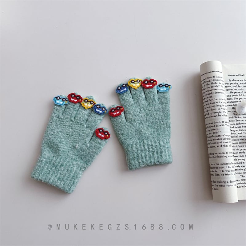 Bērnu piecu pirkstu cimdi stilā Ins Blogger, adīti ar atdalītiem pirkstiem, akrila šķiedra, ziemas siltums, vecuma grupā 4–9 gadi