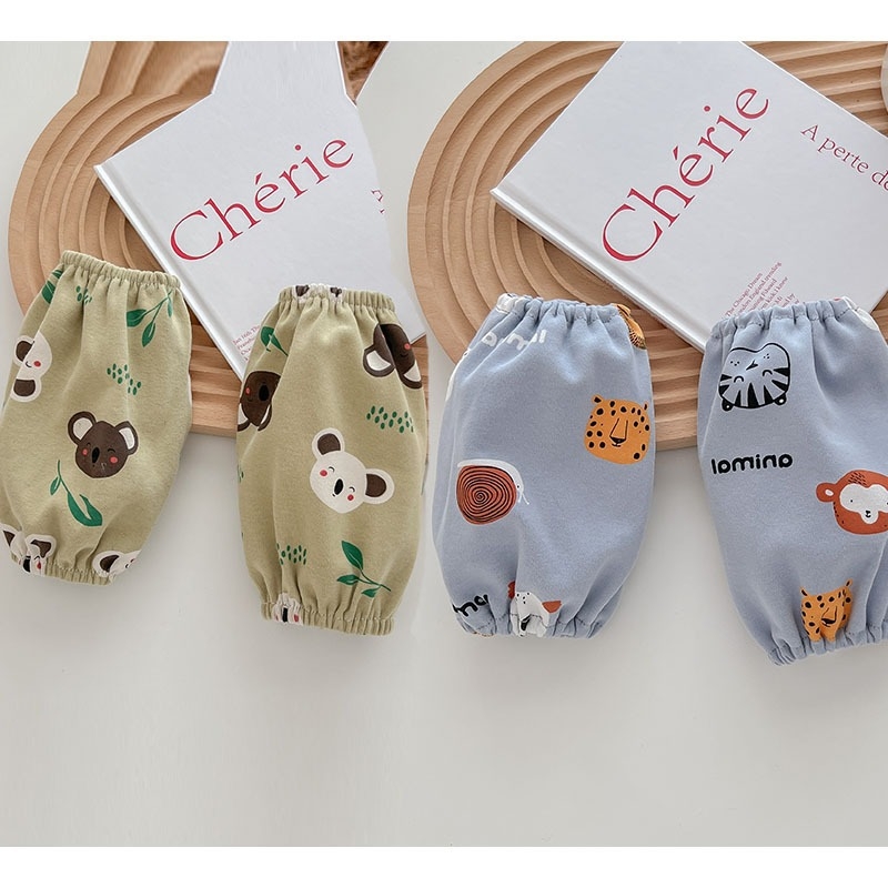 Zīdaiņu roku aizsargi no 100% kokvilnas — pret netīrumiem, reljēts karikatūru raksts, universāls, vecums 0–8 gadi