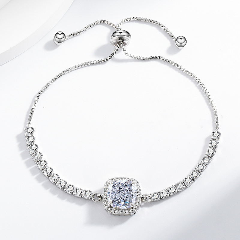 Käevõru — geomeetriline kuju, hõbedaga kaetud, elektroplaatimine, naistele, kerge luksus