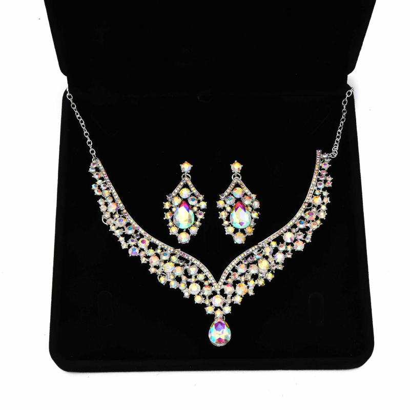 Set ogrlice i naušnica za nevjestu (Materijal: legura; Obrada: dijamantni završni sloj; Stil: kapljičast oblik; Lanac: krstasti lanac; Privjesak: rhinestone)
