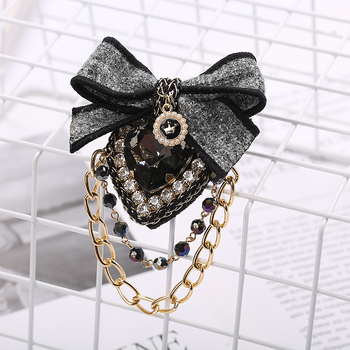 Broš u obliku mašne s leopardim uzorkom, biserno cvijeće i resica, legura, elektroplatiranje, HDJ009