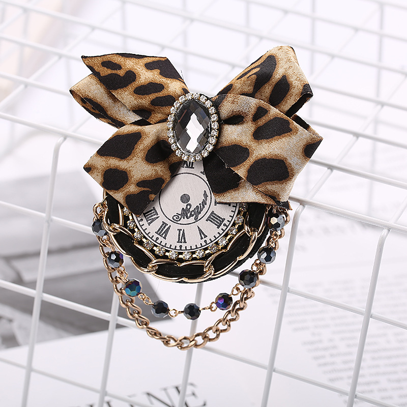 Broš u obliku mašne s leopardim uzorkom, biserno cvijeće i resica, legura, elektroplatiranje, HDJ009