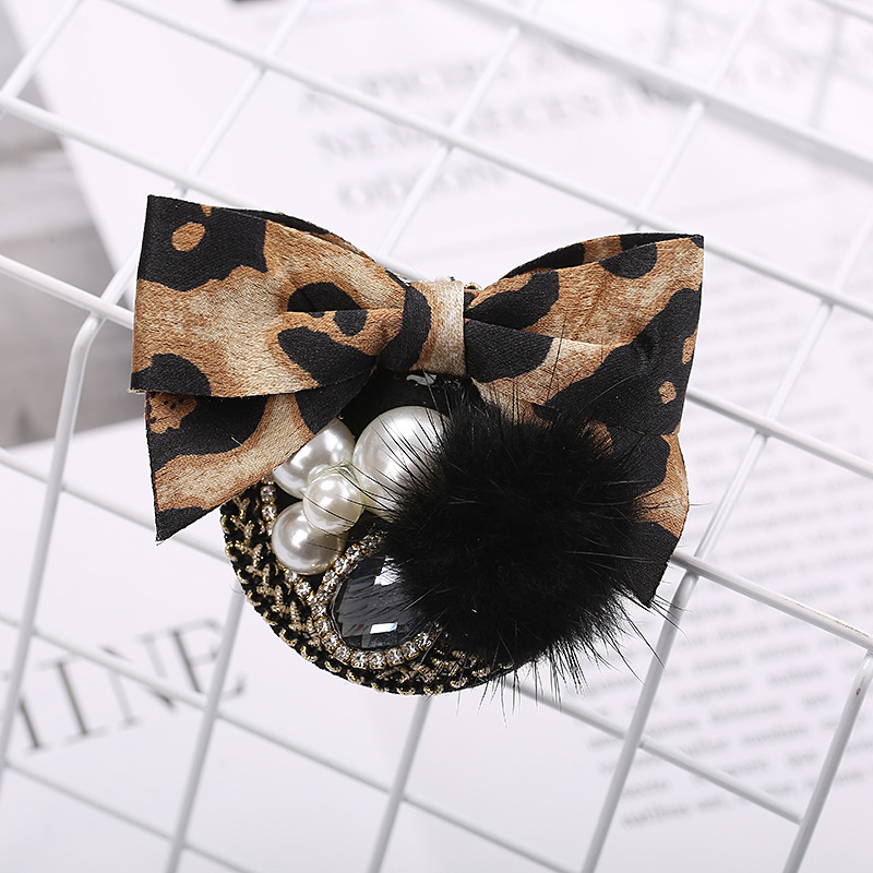 Broš u obliku mašne s leopardim uzorkom, biserno cvijeće i resica, legura, elektroplatiranje, HDJ009