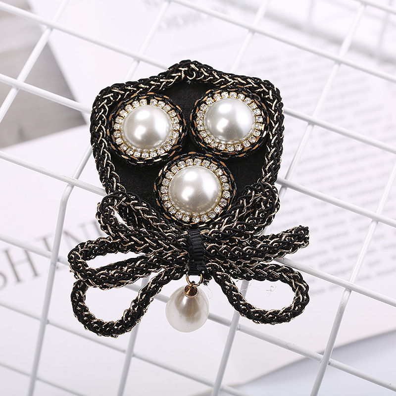 Broš u obliku mašne s leopardim uzorkom, biserno cvijeće i resica, legura, elektroplatiranje, HDJ009