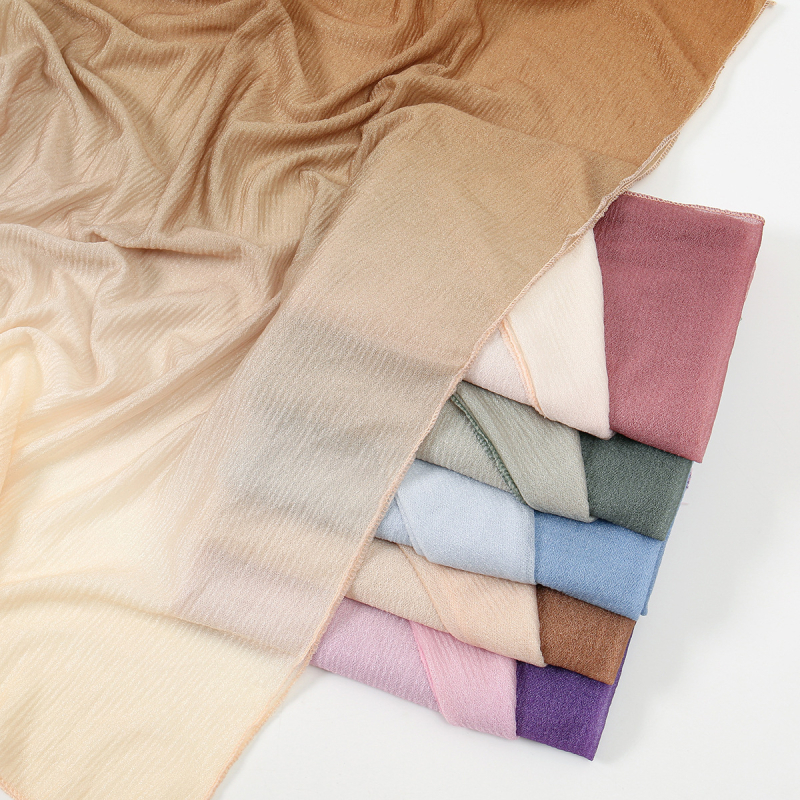 Poliester šal dugog kroja s crepe teksturom, bez brenda, za sve sezone, jesen 2024