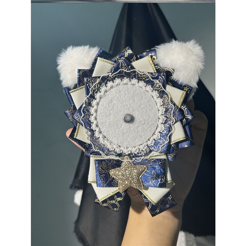 Viseći privjesak za značku s mačjim ušima (Umjetne perle; Crtani stil; Tisak; Memorijalno, Dekorativno, Dvostruka namjena)