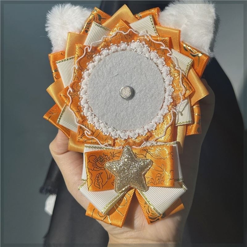 Viseći privjesak za značku s mačjim ušima (Umjetne perle; Crtani stil; Tisak; Memorijalno, Dekorativno, Dvostruka namjena)