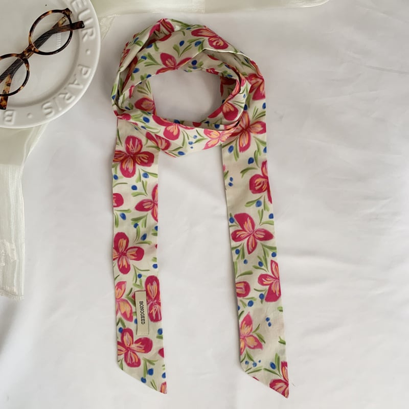 Hajpánt sállal, tavasz 2025, egyszerű szövés, poliészter, közepes hosszúságú, nyomtatás