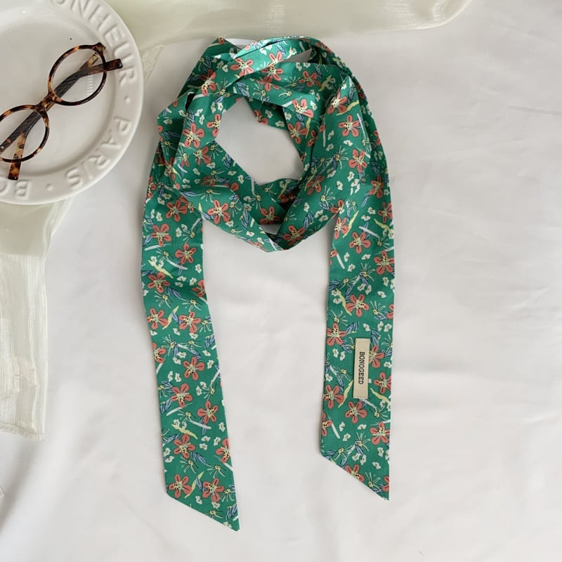 Hajpánt sállal, tavasz 2025, egyszerű szövés, poliészter, közepes hosszúságú, nyomtatás