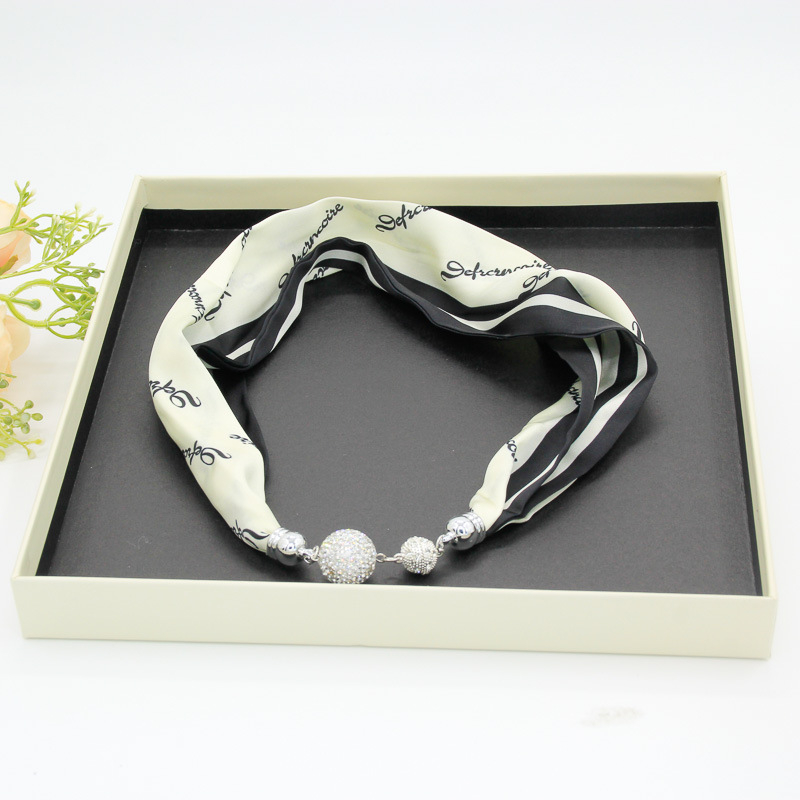 Mágneses kapcsos sál nyaklánc, szatén poliészter anyag, tavasz, minimalist és sokoldalú stílus